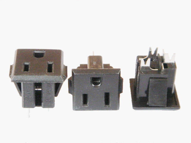 Plastic 3 Prong American Power Socket , Electrical Wall Outlet Standard Grounding