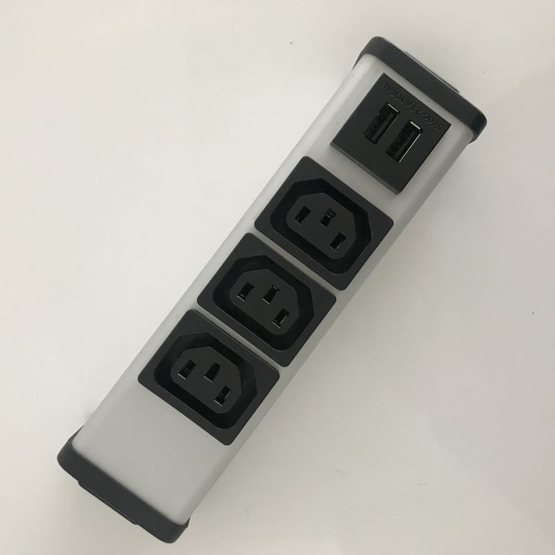 3 IEC C13 Outlets Electrical Extension Sockets With Double USB Ports